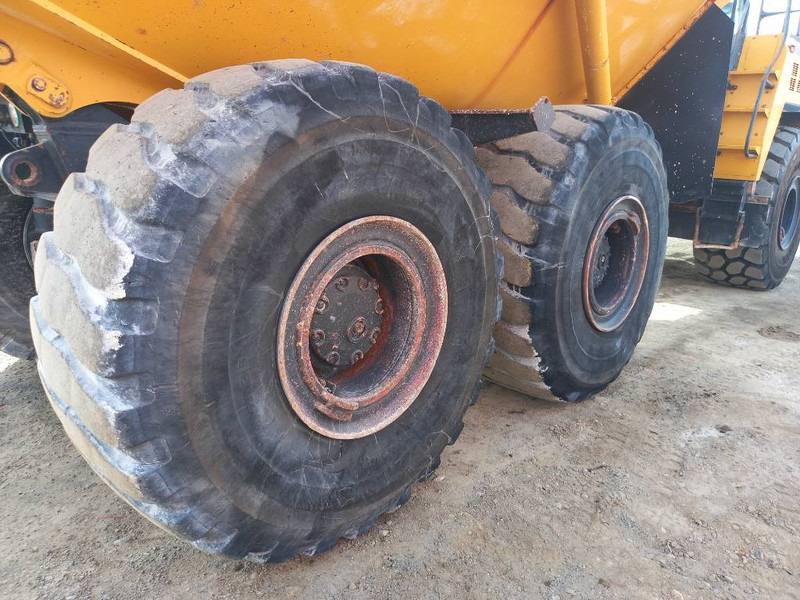 Knickgelenkter Dumper Komatsu HM400-3R (4 pcs available in Abu Dhabi): das Bild 15 Knickgelenkter Dumper Komatsu HM400-3R (4 pcs available in Abu Dhabi): das Bild 15