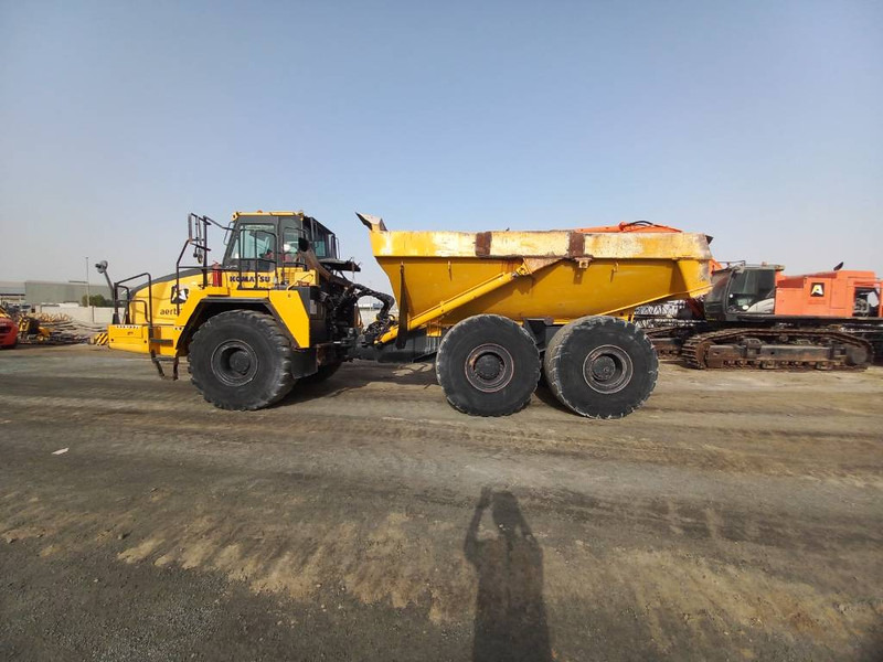 Komatsu HM400-3R (4 pcs available in Abu Dhabi) - Knickgelenkter Dumper: das Bild 1 Komatsu HM400-3R (4 pcs available in Abu Dhabi) - Knickgelenkter Dumper: das Bild 1