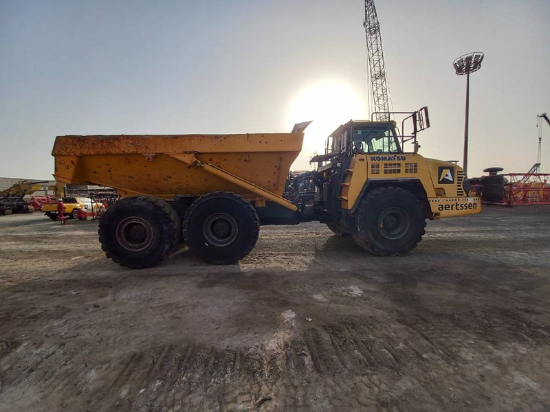 Komatsu HM400-3R (4 pcs available in Abu Dhabi) - Knickgelenkter Dumper: das Bild 4 Komatsu HM400-3R (4 pcs available in Abu Dhabi) - Knickgelenkter Dumper: das Bild 4