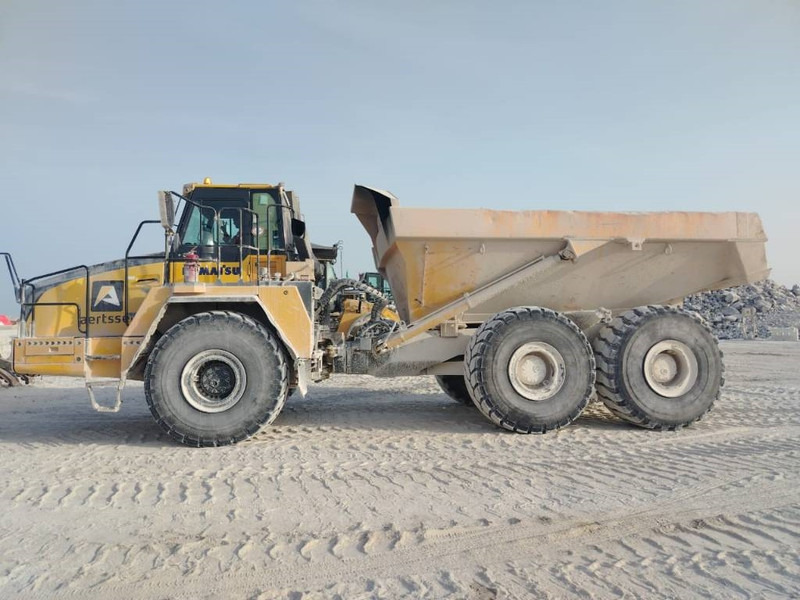Komatsu HM400-3R (4 pieces available in Abu Dhabi) - Knickgelenkter Dumper: das Bild 1 Komatsu HM400-3R (4 pieces available in Abu Dhabi) - Knickgelenkter Dumper: das Bild 1