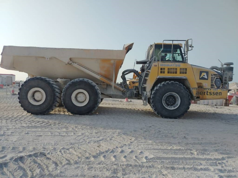 Komatsu HM400-3R (4 pieces available in Abu Dhabi) - Knickgelenkter Dumper: das Bild 2 Komatsu HM400-3R (4 pieces available in Abu Dhabi) - Knickgelenkter Dumper: das Bild 2