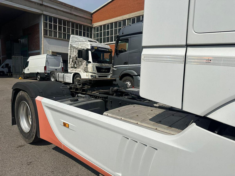 Mercedes-Benz Actros 1845 - Sattelzugmaschine: das Bild 4 Mercedes-Benz Actros 1845 - Sattelzugmaschine: das Bild 4