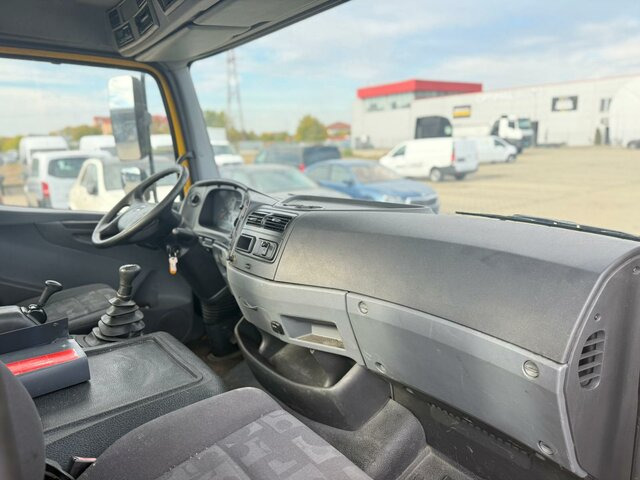 MERCEDES-BENZ Atego 1022 L Pritsche / Klima / Tachograph... - Abschleppwagen: das Bild 4 MERCEDES-BENZ Atego 1022 L Pritsche / Klima / Tachograph... - Abschleppwagen: das Bild 4