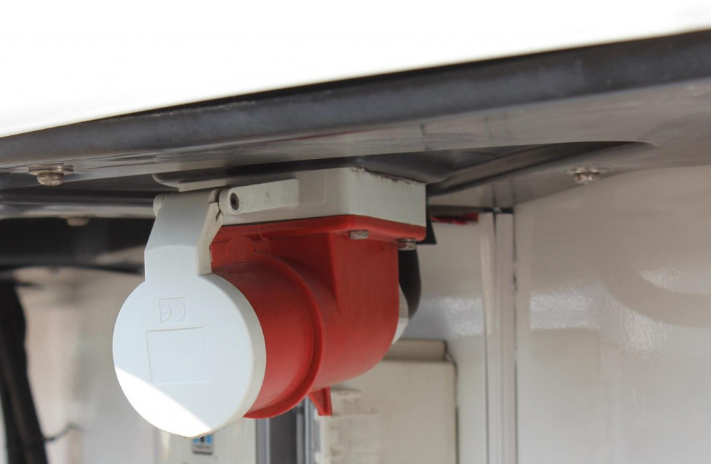 Chereau 3-Achser Kühlanhänger CV 1350 Türen FRC - Kühlkoffer Anhänger: das Bild 3 Chereau 3-Achser Kühlanhänger CV 1350 Türen FRC - Kühlkoffer Anhänger: das Bild 3