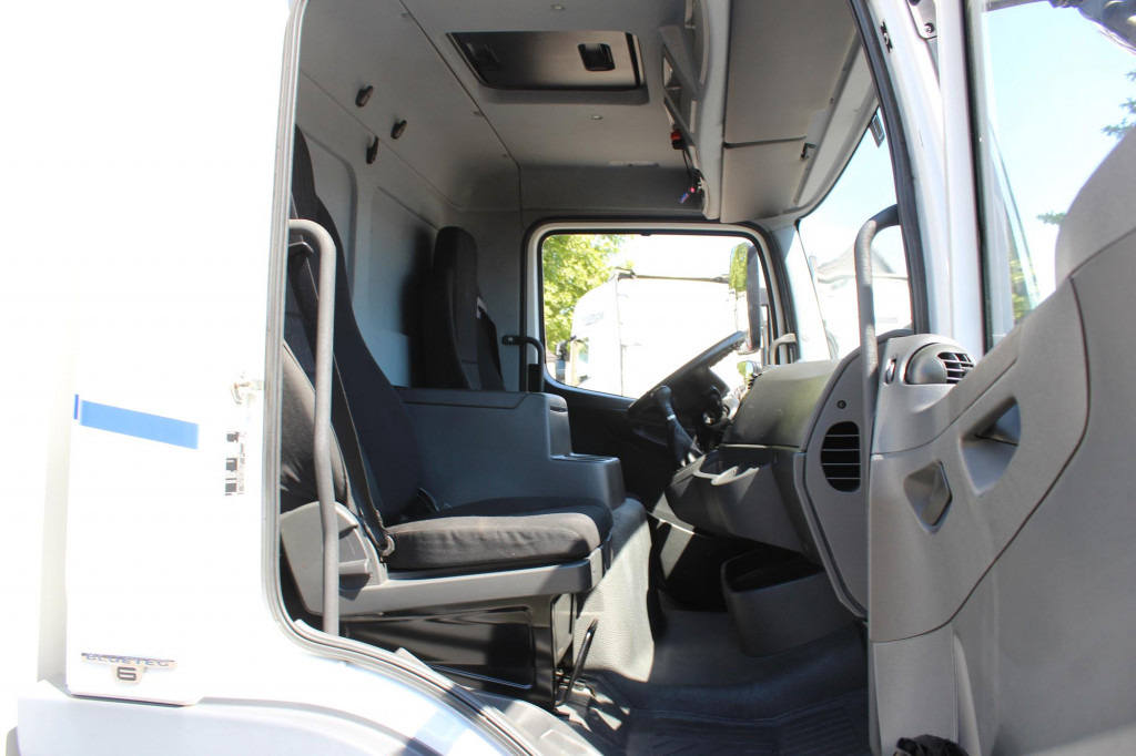 Mercedes-Benz Atego 1221 E6 Koffer Klima LDW Schalter LBW - LKW: das Bild 5 Mercedes-Benz Atego 1221 E6 Koffer Klima LDW Schalter LBW - LKW: das Bild 5
