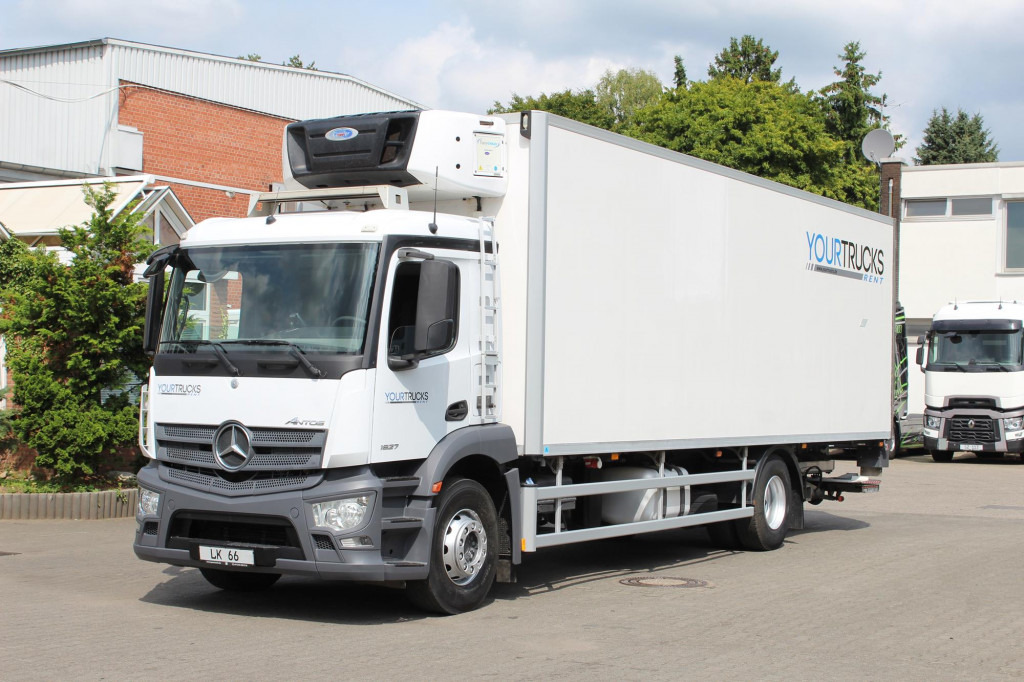 Mercedes-Benz Antos 1827 E6 CS 1050 LBW Seitentur - Kühlkoffer LKW: das Bild 1 Mercedes-Benz Antos 1827 E6 CS 1050 LBW Seitentur - Kühlkoffer LKW: das Bild 1