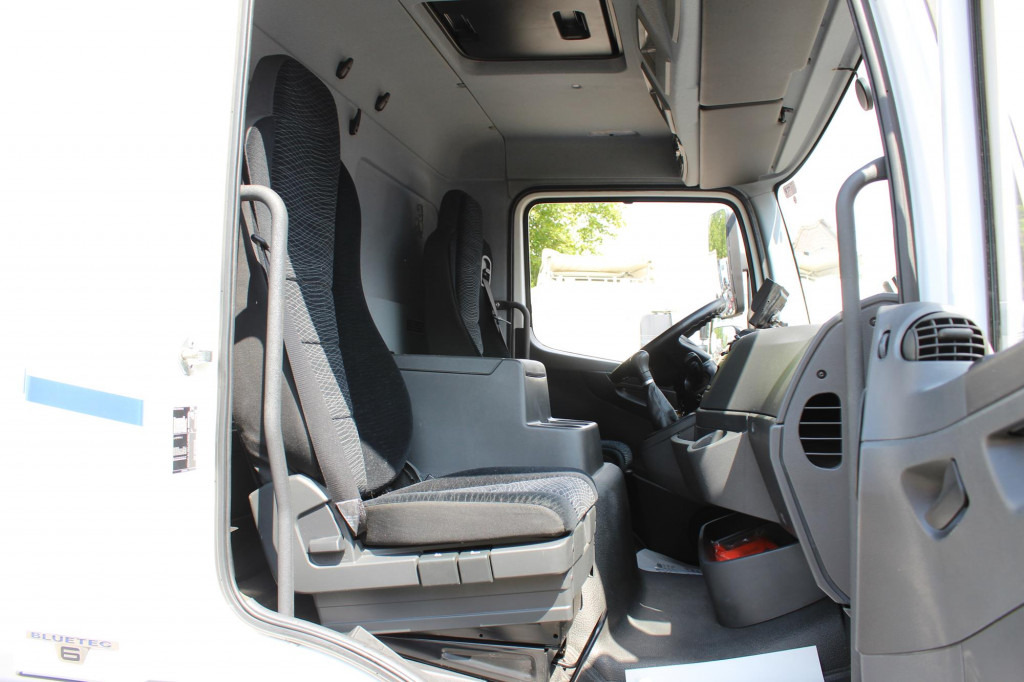 Mercedes-Benz Atego 1321 E6 Koffer Klima Kamera Schalter LBW - Koffer LKW: das Bild 4 Mercedes-Benz Atego 1321 E6 Koffer Klima Kamera Schalter LBW - Koffer LKW: das Bild 4
