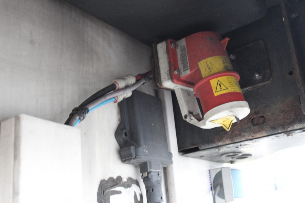 SCHMITZ Carrier Maxima 1300 Rolltor Strom Aluboden - Kühlkoffer Auflieger: das Bild 5 SCHMITZ Carrier Maxima 1300 Rolltor Strom Aluboden - Kühlkoffer Auflieger: das Bild 5