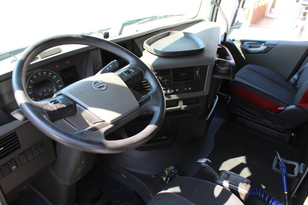 Volvo FH 460 E6 Globetrotter 2 Tanks i-Park Cool - Sattelzugmaschine: das Bild 5 Volvo FH 460 E6 Globetrotter 2 Tanks i-Park Cool - Sattelzugmaschine: das Bild 5
