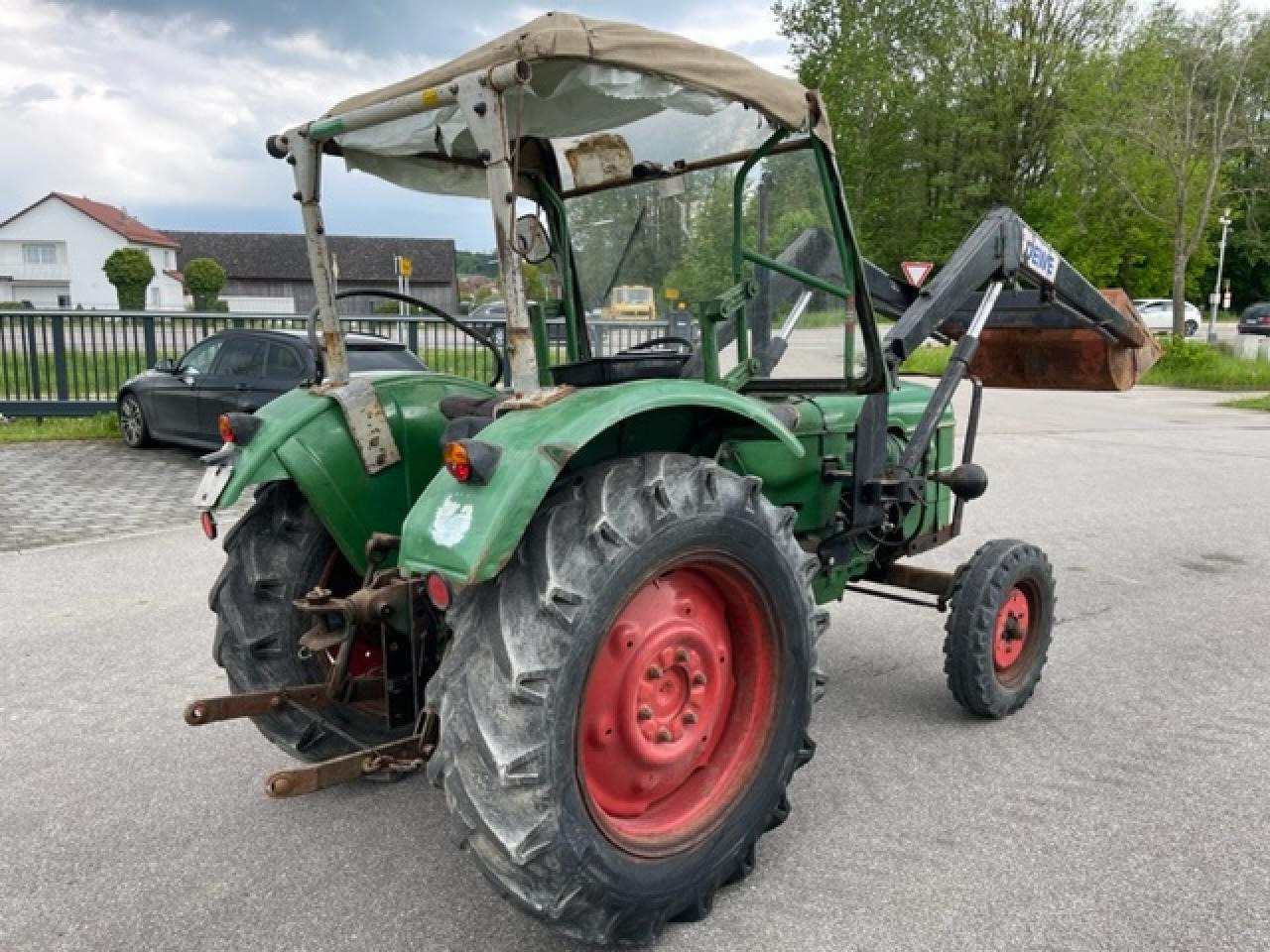 Deutz-Fahr D 4005 mit Frontlader - Traktor: das Bild 5 Deutz-Fahr D 4005 mit Frontlader - Traktor: das Bild 5