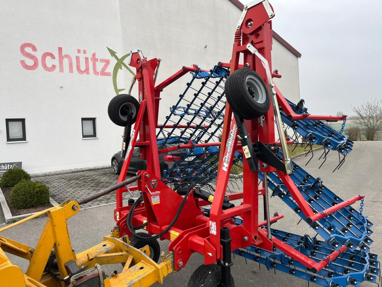 Hatzenbichler Striegel 9m, 7mm, 2022 NEUE Zinken, Hatzenbichler - Egge: das Bild 2 Hatzenbichler Striegel 9m, 7mm, 2022 NEUE Zinken, Hatzenbichler - Egge: das Bild 2