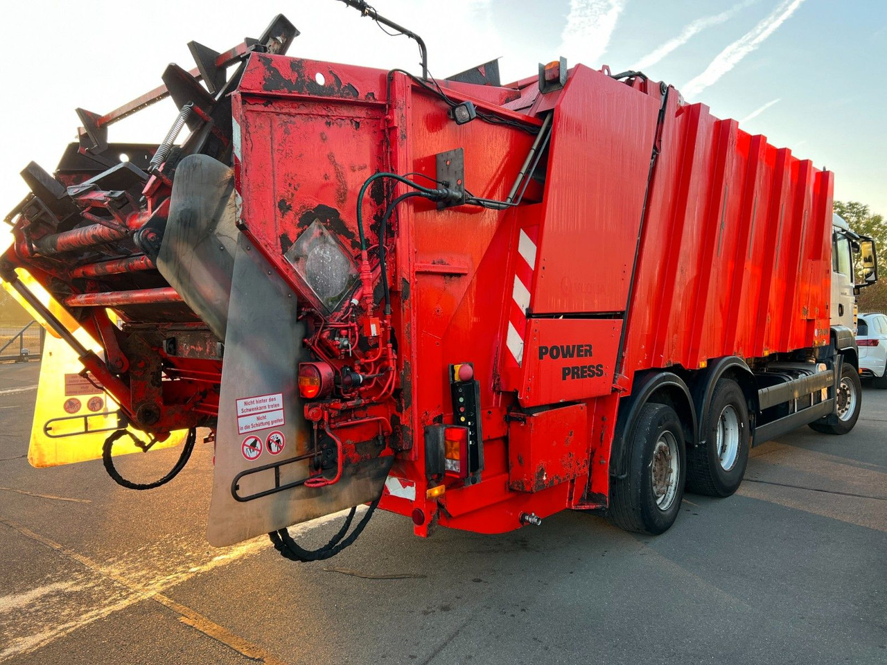 Müllwagen MAN TGS 26.360 6x2 Faun Power Press 524 + Schütte MAN TGS 26.360 6x2 Faun Power Press 524 + Schütte: das Bild 11