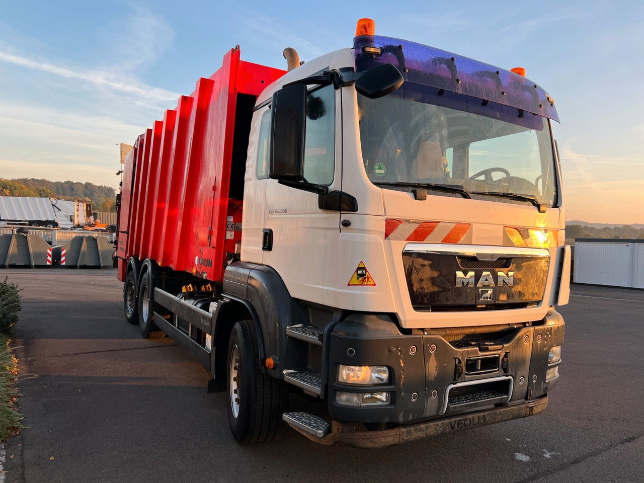 Müllwagen MAN TGS 26.360 6x2 Faun Power Press 524 + Schütte MAN TGS 26.360 6x2 Faun Power Press 524 + Schütte: das Bild 10