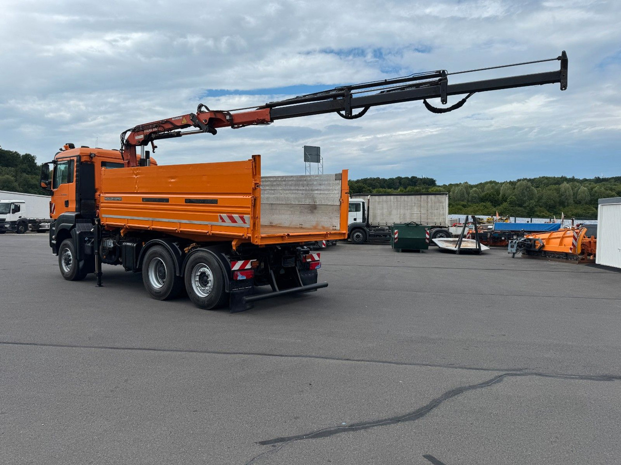 MAN TGS 28.400 6x4-4 BL Kipper / Kran / Winterdienst - Kipper, Autokran: das Bild 2 MAN TGS 28.400 6x4-4 BL Kipper / Kran / Winterdienst - Kipper, Autokran: das Bild 2