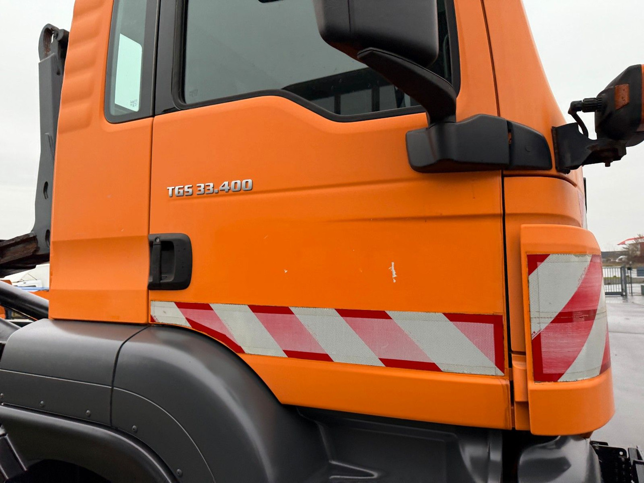 MAN TGS 33.400 6x6 Blattfederung Original 120500 km - Abrollkipper: das Bild 4 MAN TGS 33.400 6x6 Blattfederung Original 120500 km - Abrollkipper: das Bild 4