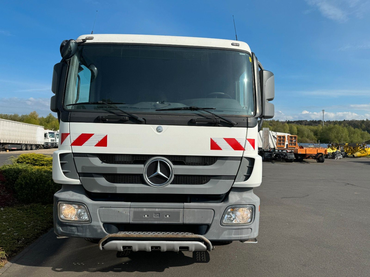 Fahrgestell LKW Mercedes-Benz Actros 1832 MP 3 Mercedes-Benz Actros 1832 MP 3: das Bild 8