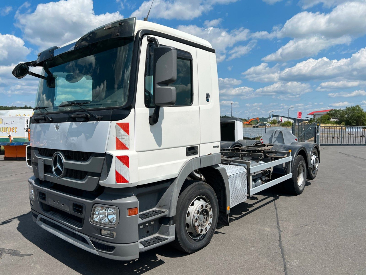 Mercedes-Benz Actros 2532 6x2 MP 3 Lenkachse /Liftachse / Mercedes-Benz Actros 2532 6x2 MP 3 Lenkachse /Liftachse / - Fahrgestell LKW: das Bild 1 Mercedes-Benz Actros 2532 6x2 MP 3 Lenkachse /Liftachse / Mercedes-Benz Actros 2532 6x2 MP 3 Lenkachse /Liftachse / - Fahrgestell LKW: das Bild 1
