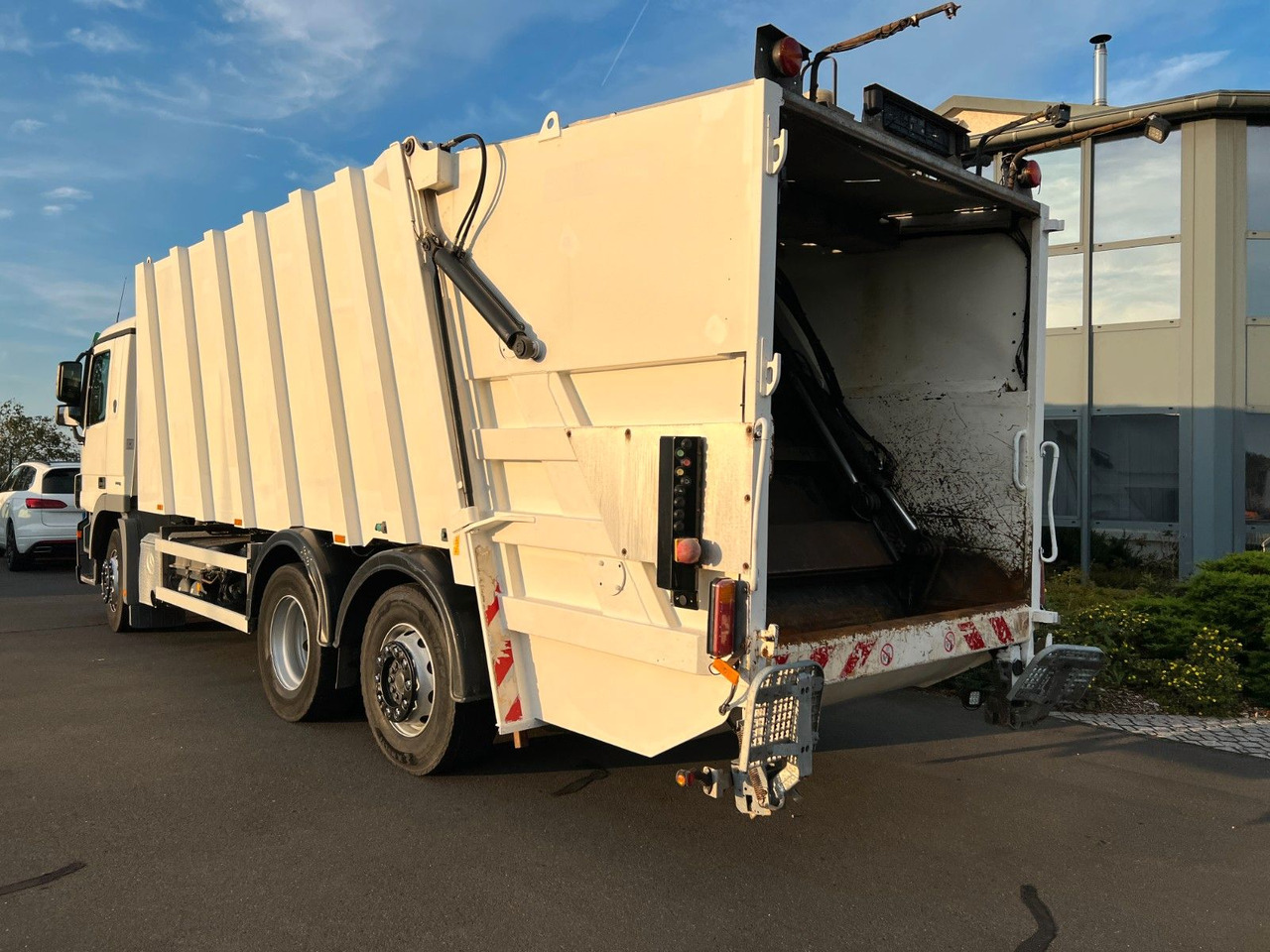 Mercedes-Benz Actros 2532 6x2 MP3 Faun Power Press 524 - Müllwagen: das Bild 2 Mercedes-Benz Actros 2532 6x2 MP3 Faun Power Press 524 - Müllwagen: das Bild 2