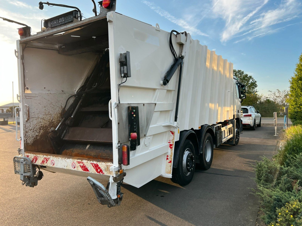 Mercedes-Benz Actros 2532 6x2 MP3 Faun Power Press 524 - Müllwagen: das Bild 3 Mercedes-Benz Actros 2532 6x2 MP3 Faun Power Press 524 - Müllwagen: das Bild 3