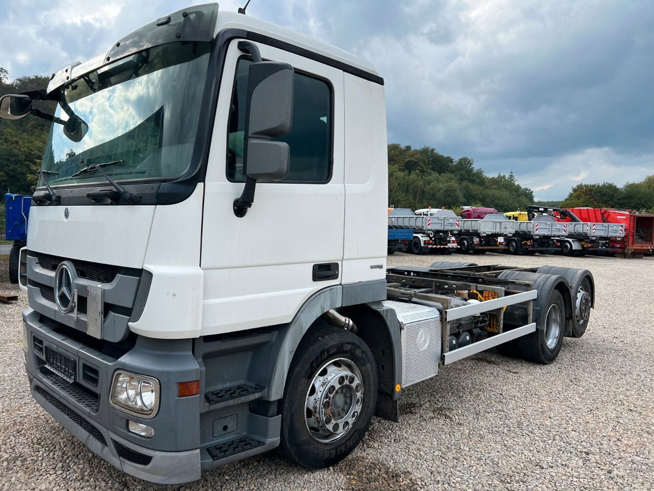 Mercedes-Benz Actros MP 3 2532 6x2 Euro 5 - Fahrgestell LKW: das Bild 1 Mercedes-Benz Actros MP 3 2532 6x2 Euro 5 - Fahrgestell LKW: das Bild 1