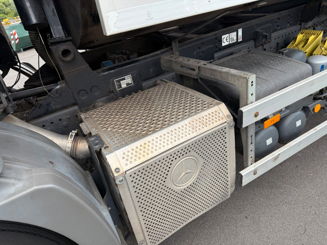 Mercedes-Benz Actros MP3 2532 6x2 Faun Rotorpress 521 - Müllwagen: das Bild 5 Mercedes-Benz Actros MP3 2532 6x2 Faun Rotorpress 521 - Müllwagen: das Bild 5