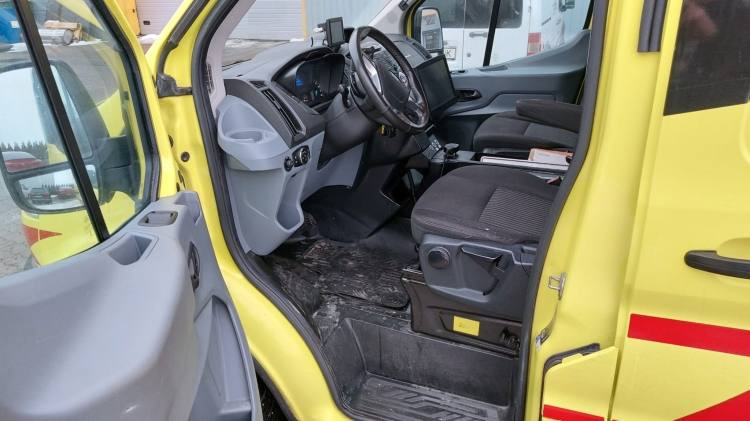 FORD TRANSIT 2,0TDI AMBULANCE KLIMA 12.2018 EURO 6, 3 UNITS - Krankenwagen: das Bild 5 FORD TRANSIT 2,0TDI AMBULANCE KLIMA 12.2018 EURO 6, 3 UNITS - Krankenwagen: das Bild 5