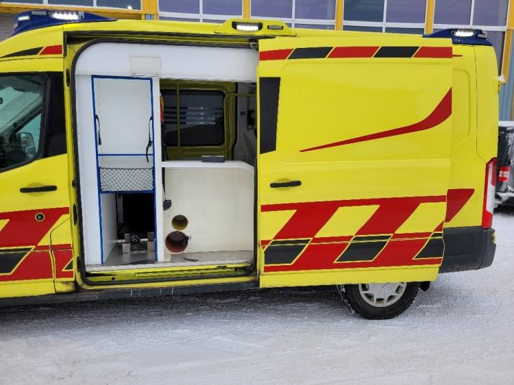 FORD TRANSIT 2,0TDI AMBULANCE KLIMA 4.2018 EURO 6, 3 UNITS - Krankenwagen: das Bild 4 FORD TRANSIT 2,0TDI AMBULANCE KLIMA 4.2018 EURO 6, 3 UNITS - Krankenwagen: das Bild 4
