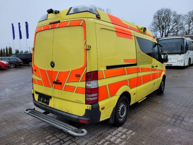MERCEDES – BENZ SPRINTER 2.2D AMBULANCE (PROFILE) KLIMA 11.2014 EURO 5 - Krankenwagen: das Bild 4 MERCEDES – BENZ SPRINTER 2.2D AMBULANCE (PROFILE) KLIMA 11.2014 EURO 5 - Krankenwagen: das Bild 4