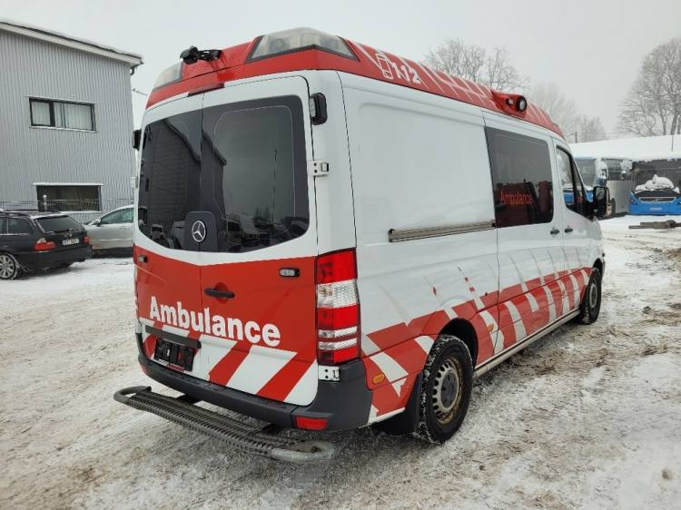 MERCEDES – BENZ SPRINTER 3.0D AMBULANCE (PROFILE) KLIMA 7.2015 EURO 6 - Krankenwagen: das Bild 4 MERCEDES – BENZ SPRINTER 3.0D AMBULANCE (PROFILE) KLIMA 7.2015 EURO 6 - Krankenwagen: das Bild 4