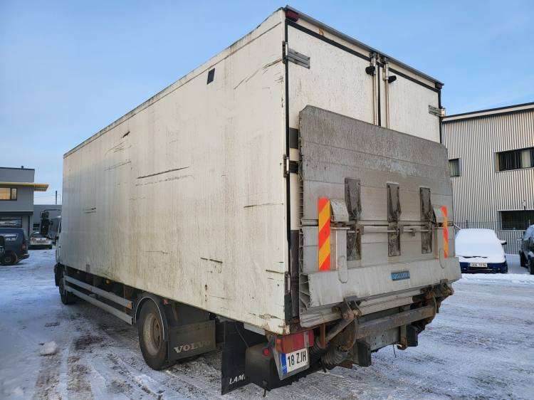 VOLVO FL 250 FOR SPAREPARTS - Kühlkoffer LKW: das Bild 4 VOLVO FL 250 FOR SPAREPARTS - Kühlkoffer LKW: das Bild 4
