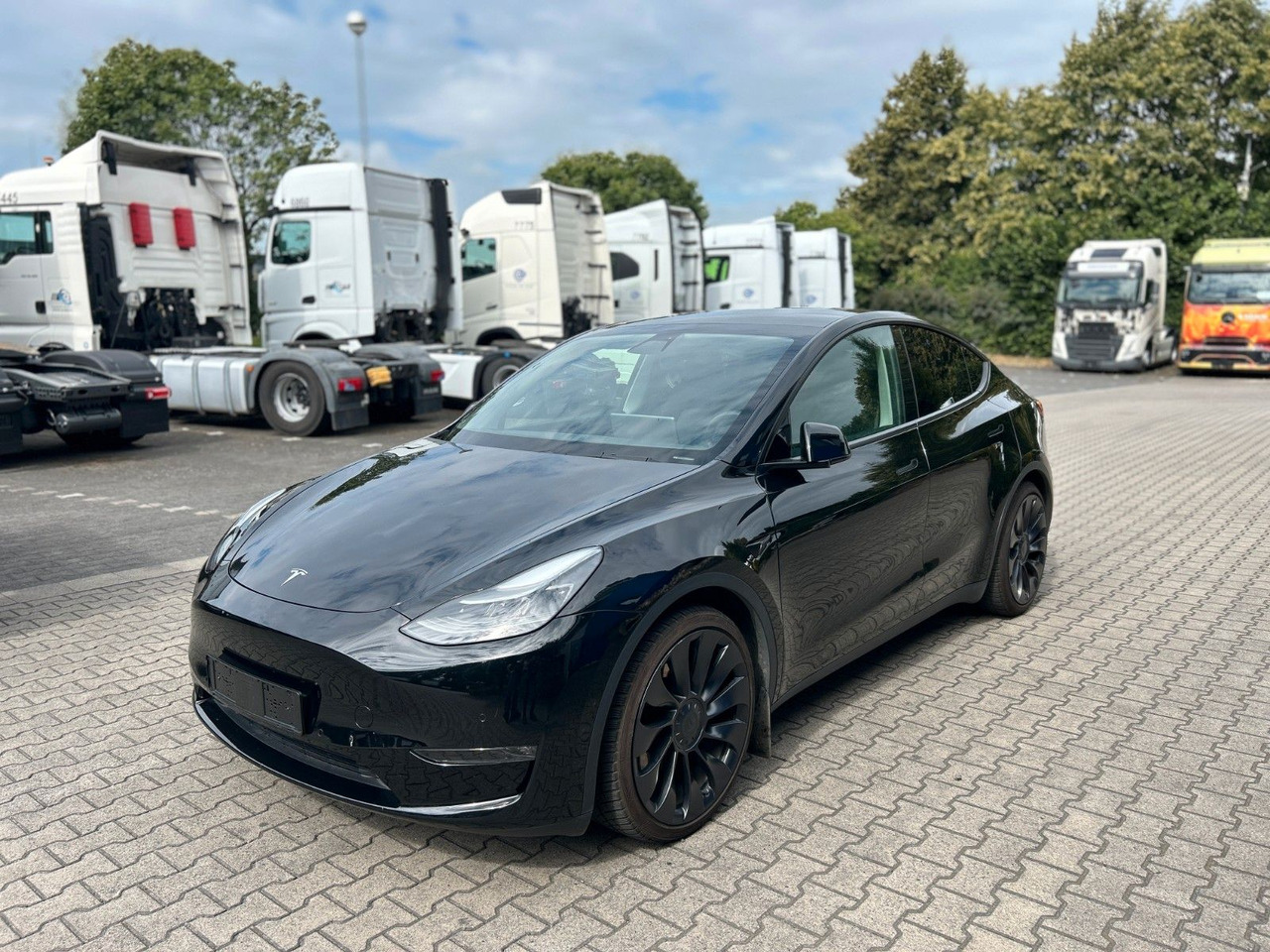 Tesla Model Y Performance Dual AWD - Limousine: das Bild 1 Tesla Model Y Performance Dual AWD - Limousine: das Bild 1