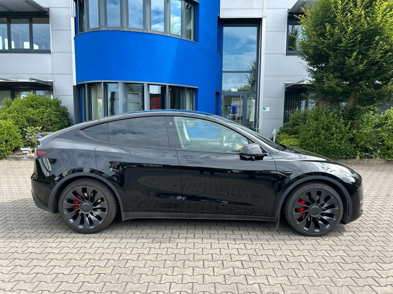 Tesla Model Y Performance Dual AWD - Limousine: das Bild 4 Tesla Model Y Performance Dual AWD - Limousine: das Bild 4