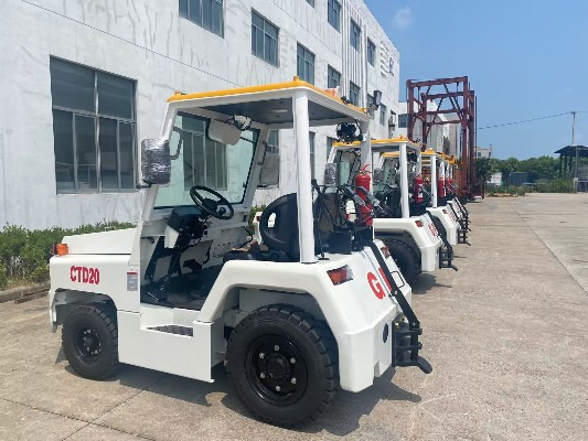 AirBusiness Electric Tractor - Gepäckschlepper: das Bild 1 AirBusiness Electric Tractor - Gepäckschlepper: das Bild 1