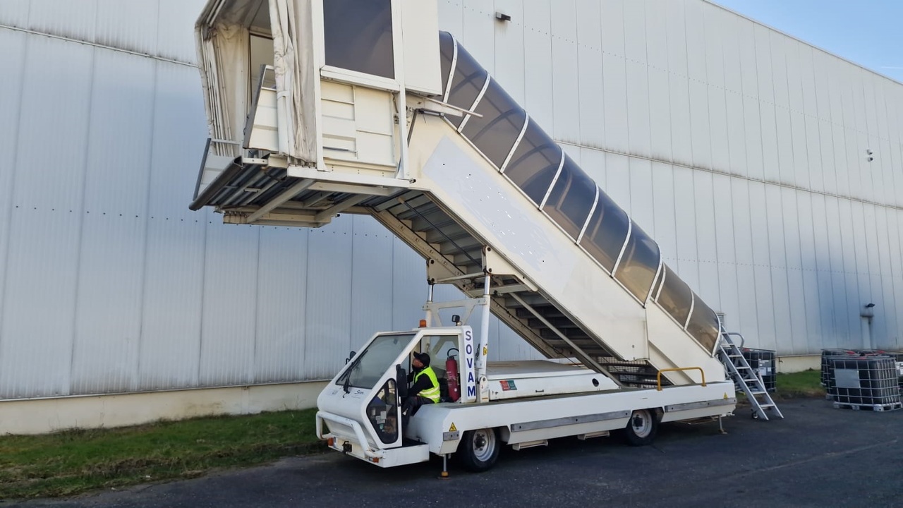 SOVAM Passenger Stairs 1.9 SPS - Passagiertreppe: das Bild 1 SOVAM Passenger Stairs 1.9 SPS - Passagiertreppe: das Bild 1