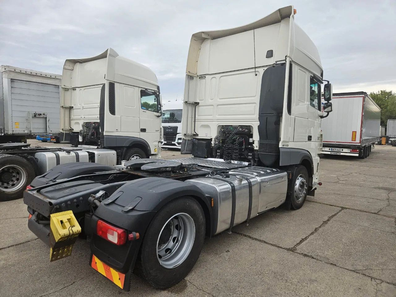 DAF XF 460 SSC, Intarder, New Smart2 Tachograph, Sta - Sattelzugmaschine: das Bild 4 DAF XF 460 SSC, Intarder, New Smart2 Tachograph, Sta - Sattelzugmaschine: das Bild 4