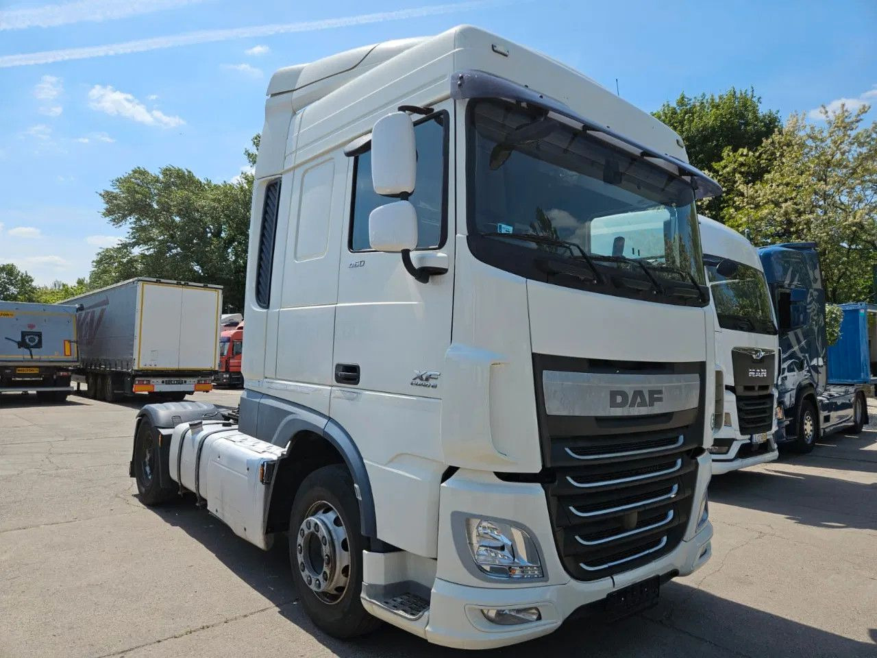 DAF XF 460 Space Cab Standklima 1 units - Sattelzugmaschine: das Bild 2 DAF XF 460 Space Cab Standklima 1 units - Sattelzugmaschine: das Bild 2