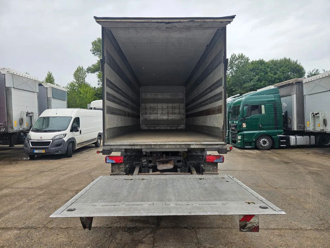 Scania R480 BOX Tail Lift Euro5 - Koffer LKW: das Bild 5 Scania R480 BOX Tail Lift Euro5 - Koffer LKW: das Bild 5