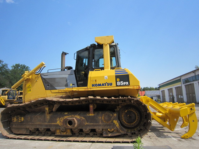 KOMATSU D85PX15 mit 3-Zahn-Ripper - Bulldozer: das Bild 1 KOMATSU D85PX15 mit 3-Zahn-Ripper - Bulldozer: das Bild 1