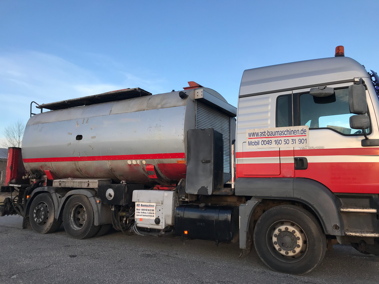 MAN Asphaltsprayer TGA 26.480 6x2-2 - Bitumenspritzmaschine: das Bild 1 MAN Asphaltsprayer TGA 26.480 6x2-2 - Bitumenspritzmaschine: das Bild 1