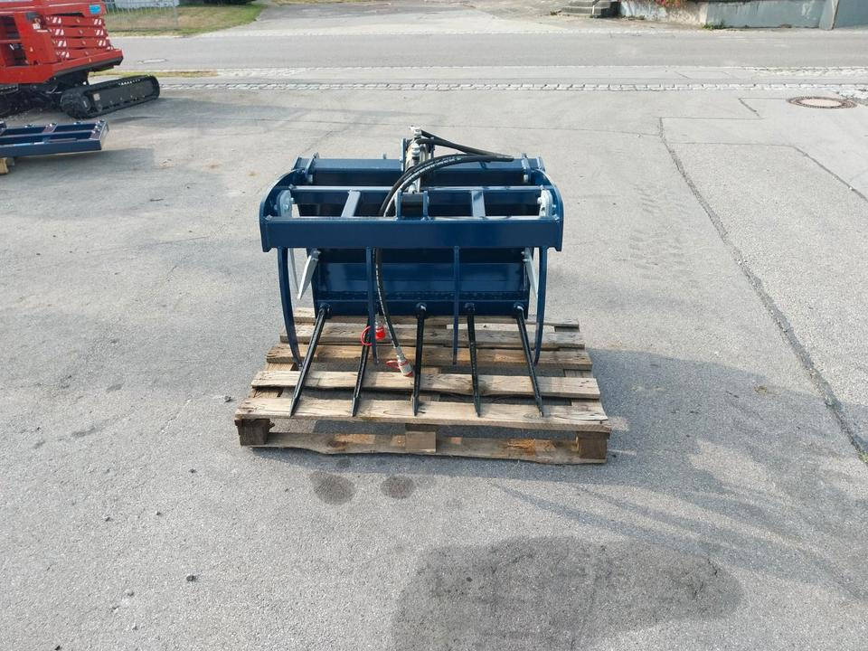 Krokodilgebiss mini Schäffer Greifschaufel Frontlader Hoflader - Silotechnik: das Bild 2 Krokodilgebiss mini Schäffer Greifschaufel Frontlader Hoflader - Silotechnik: das Bild 2