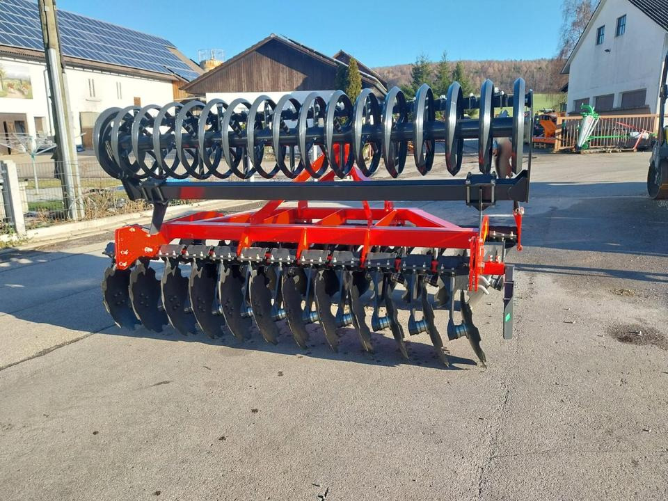 Scheibenegge 3m Scheibengrubber Kurzscheibenegge Grubber - Scheibenegge: das Bild 2 Scheibenegge 3m Scheibengrubber Kurzscheibenegge Grubber - Scheibenegge: das Bild 2