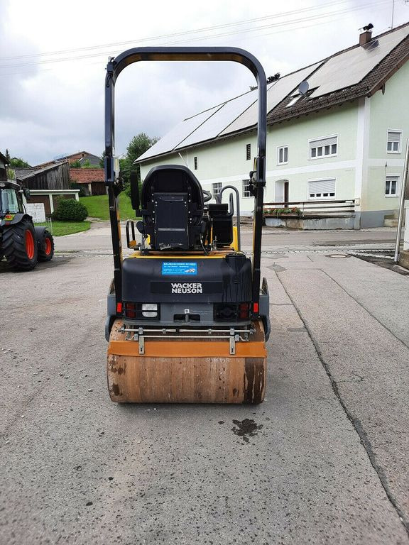 Wacker RD 27-120, neuer Motor 1 Stunde - Walzen: das Bild 4 Wacker RD 27-120, neuer Motor 1 Stunde - Walzen: das Bild 4