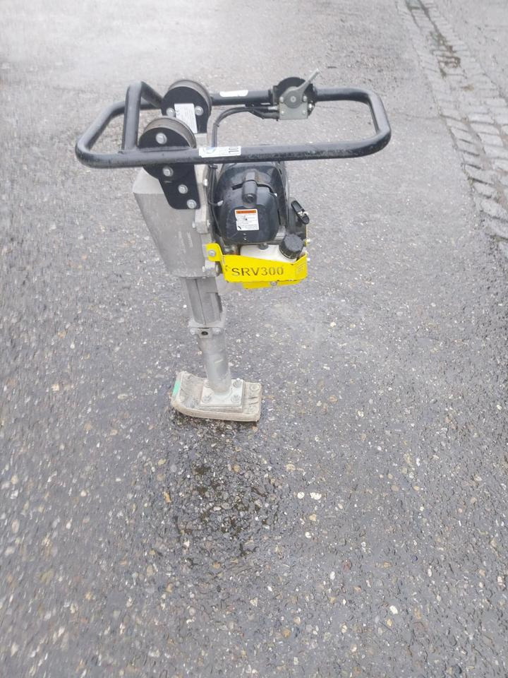 Weber SRV 300 II Stampfer Frosch Verdichter Rüttelplatte - Stampfer: das Bild 1 Weber SRV 300 II Stampfer Frosch Verdichter Rüttelplatte - Stampfer: das Bild 1