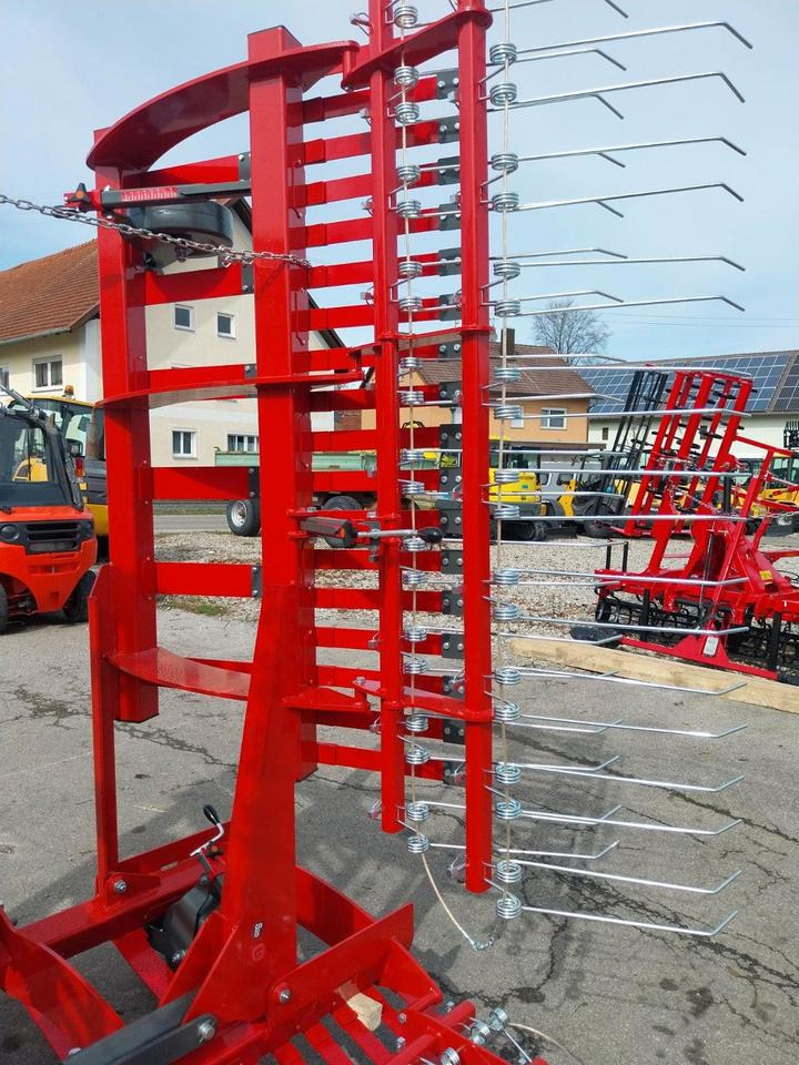 Weidelüfter 6m Wiesenstriegel Wiesenegge Grünlandpflege Striegel - Wiesenstriegel: das Bild 5 Weidelüfter 6m Wiesenstriegel Wiesenegge Grünlandpflege Striegel - Wiesenstriegel: das Bild 5