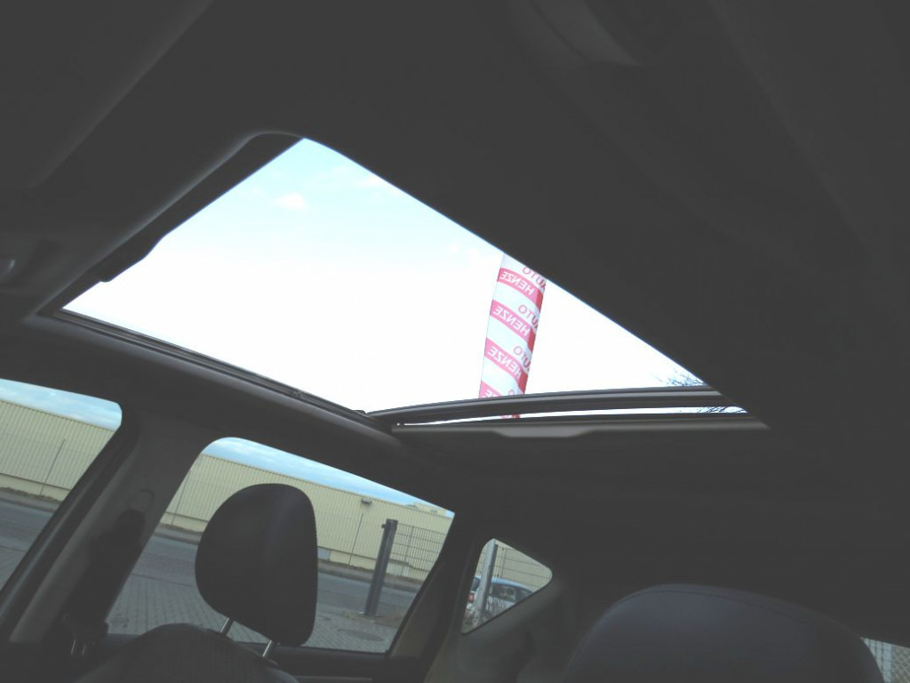 MERCEDES-BENZ A-Klasse 200 Avantgarde PKW - LKW: das Bild 5 MERCEDES-BENZ A-Klasse 200 Avantgarde PKW - LKW: das Bild 5