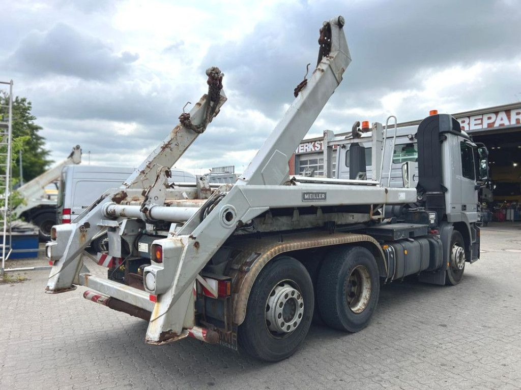 Mercedes-Benz Actros 2641 L 6x2 Abrollkipper 159TKM kuz.Radsta - LKW: das Bild 4 Mercedes-Benz Actros 2641 L 6x2 Abrollkipper 159TKM kuz.Radsta - LKW: das Bild 4