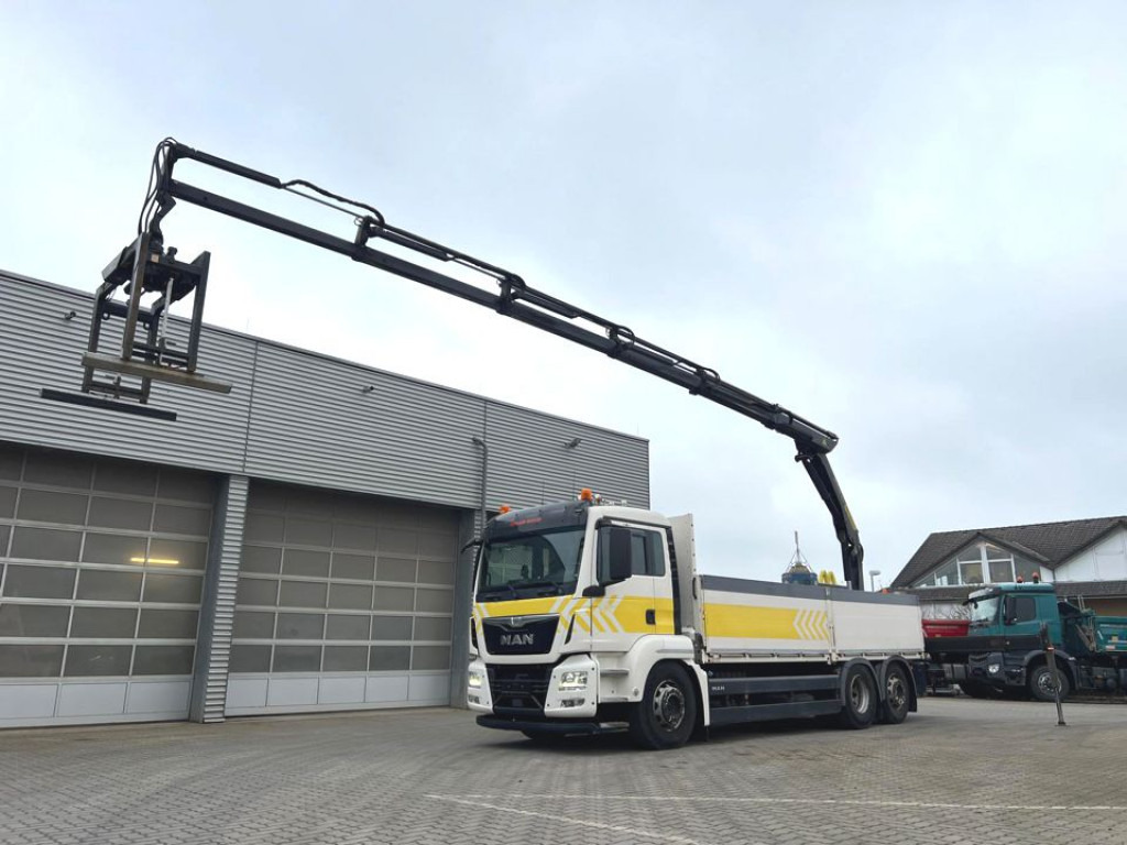 MAN TG-S Pritsche Heckkran 26.400 6x2-2 BL 5xhydr, faltbar, Palfinger PK 19001 D / Funk - Pritsche LKW, Autokran: das Bild 1 MAN TG-S Pritsche Heckkran 26.400 6x2-2 BL 5xhydr, faltbar, Palfinger PK 19001 D / Funk - Pritsche LKW, Autokran: das Bild 1