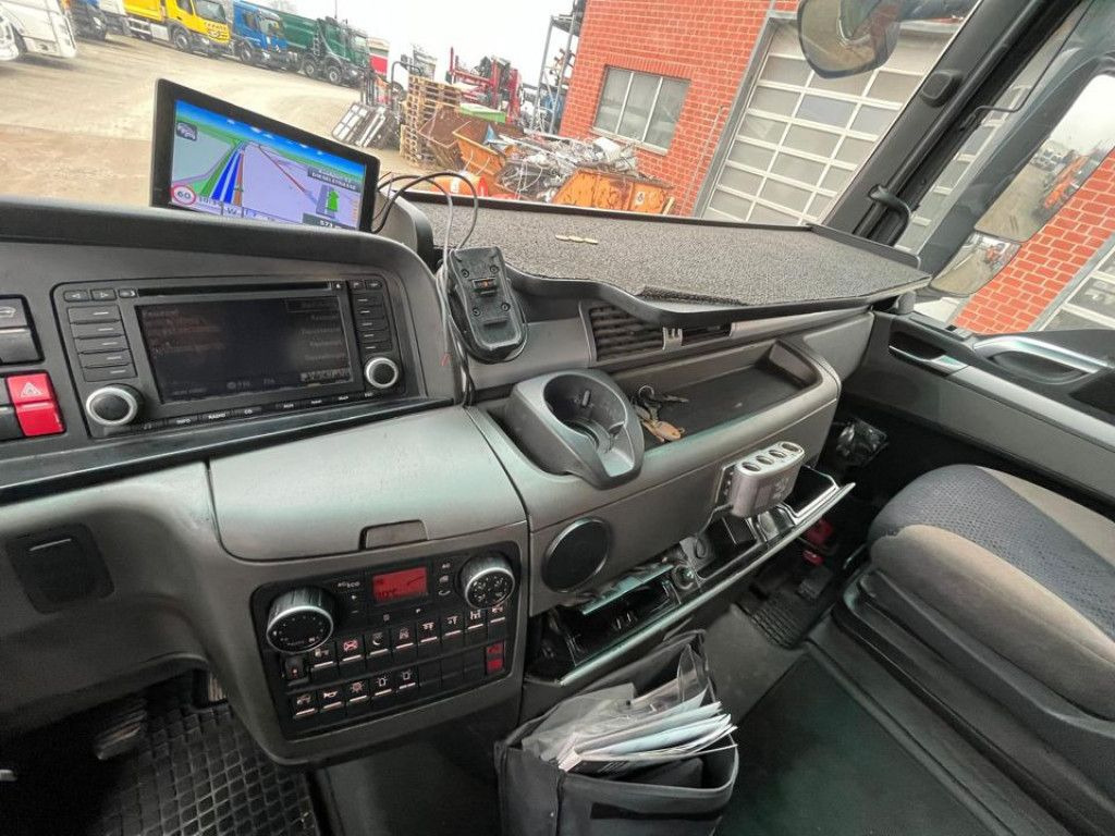 Autokran, Pritsche LKW MAN TG-X 26.400 6x2 Pritsche Heckkran Palfinger PK 3: das Bild 8
