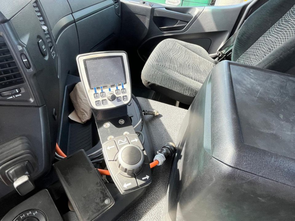 MERCEDES-BENZ Arocs 2135 AK 4x4 2-Achs Allradkipper Kommunalhydr. - Kipper: das Bild 2 MERCEDES-BENZ Arocs 2135 AK 4x4 2-Achs Allradkipper Kommunalhydr. - Kipper: das Bild 2