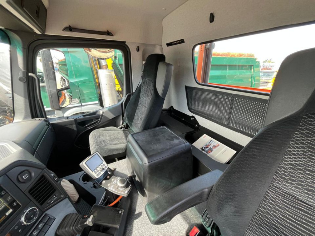 MERCEDES-BENZ Arocs 2135 AK 4x4 2-Achs Allradkipper Kommunalhydr. - Kipper: das Bild 4 MERCEDES-BENZ Arocs 2135 AK 4x4 2-Achs Allradkipper Kommunalhydr. - Kipper: das Bild 4